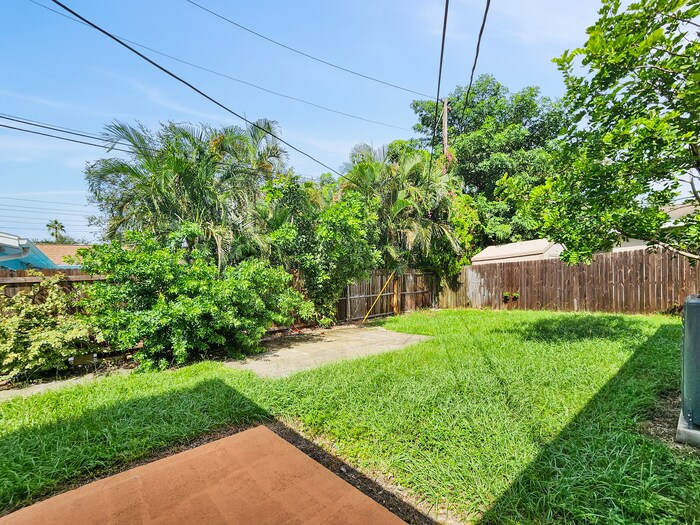 Building Photo - 10849 60th Ave N