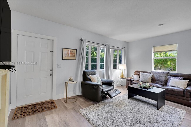 Building Photo - 618 86th St