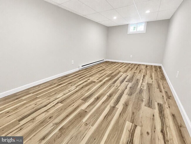 Building Photo - 226 Elwyn Ave