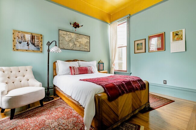 main floor bedroom, full size bed - 1530 Fulton Street