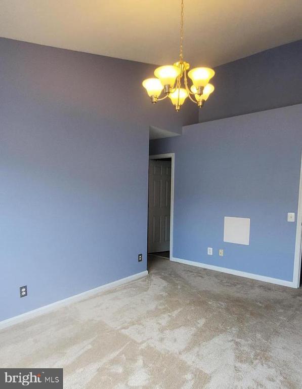 Building Photo - 8202 Catbird Cir