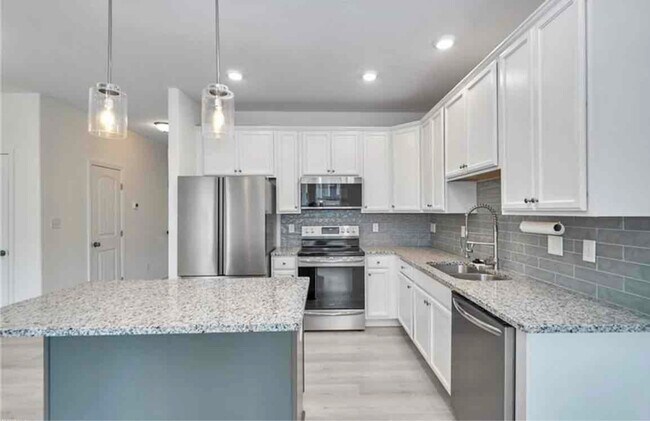 Building Photo - 1420 Waltham Ln