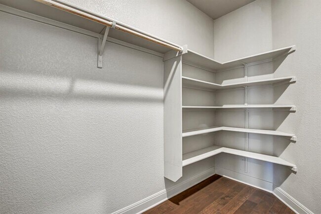 Building Photo - 18012 Stefano Dr