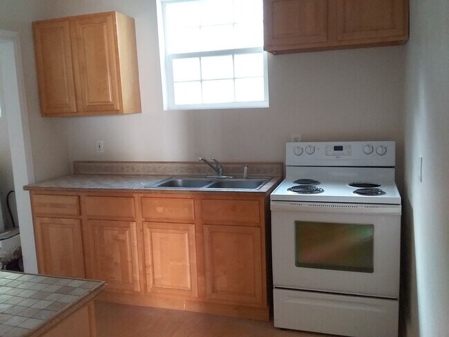 Building Photo - 3324 Napoleon Ave