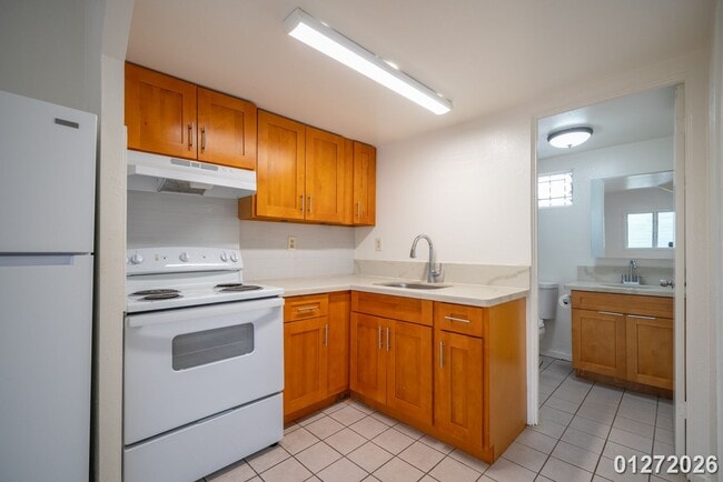 Building Photo - $2,200 /  2 Bed/ 1 Bath Spacious Duplex Centrally Located in Pearl City (Waiawa)