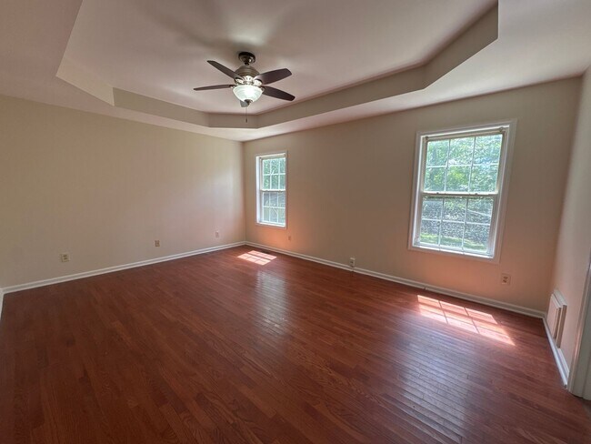 Building Photo - Charming 3BR Home with Bonus Room, Fenced Backyard & Quiet Cul-de-Sac Location