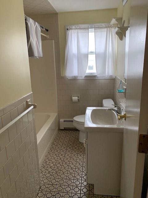 Building Photo - 69 Dorr Ave