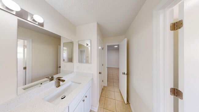 Building Photo - 4Br/ 2Bath Home In Clermont - Available Now!