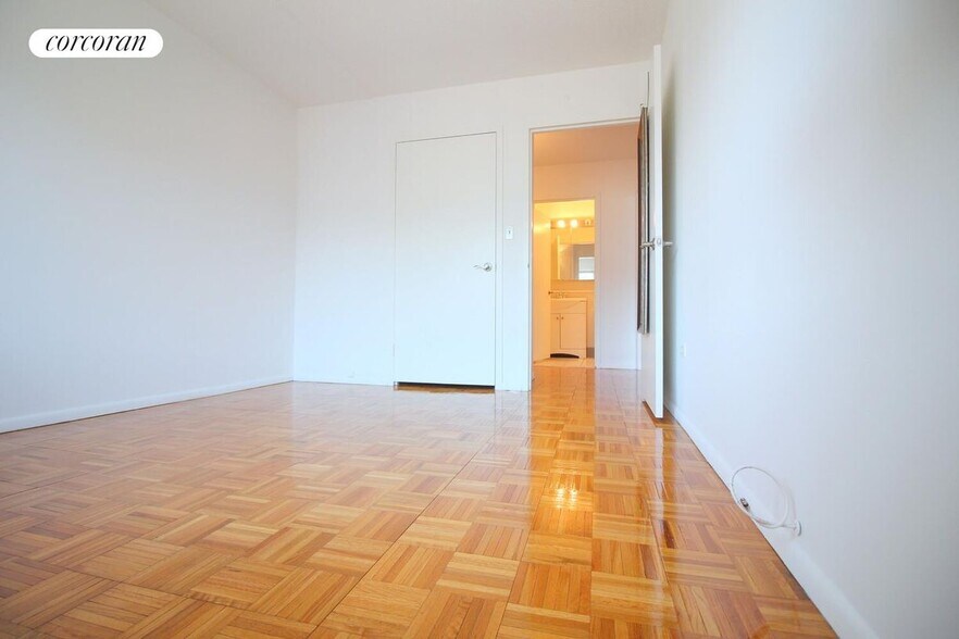 Building Photo - 225 Eighth Avenue 7G