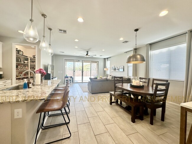 Building Photo - 6715 E Via Arroyo Azul