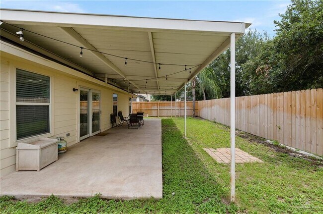 Building Photo - 13 Violet Ave