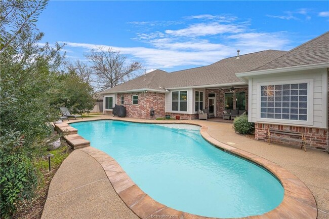 Building Photo - IMMEDIATE MOVE IN! Gorgeous 4 bedroom 3 ba...