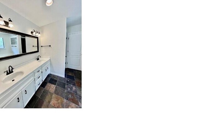 Building Photo - 1045 Hidden Hills Dr