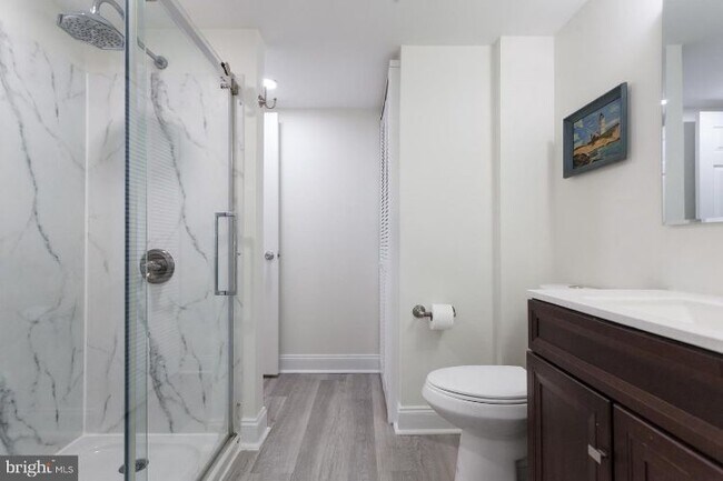 Building Photo - 22 Hermitage Dr