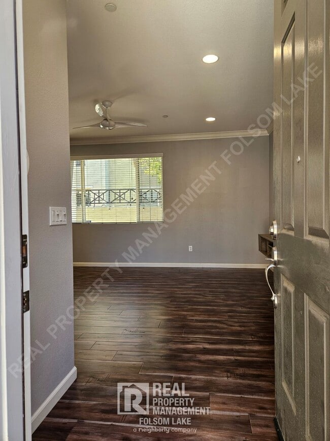 Building Photo - 3 Bed 2.5 Bath | Large Patio | Rivage in the Parkway