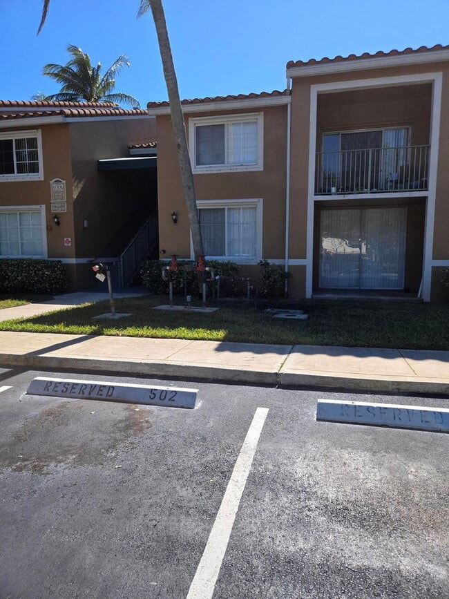 Building Photo - 7832 Sonoma Springs Cir