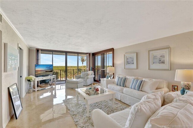 Building Photo - 10000 S Ocean Dr