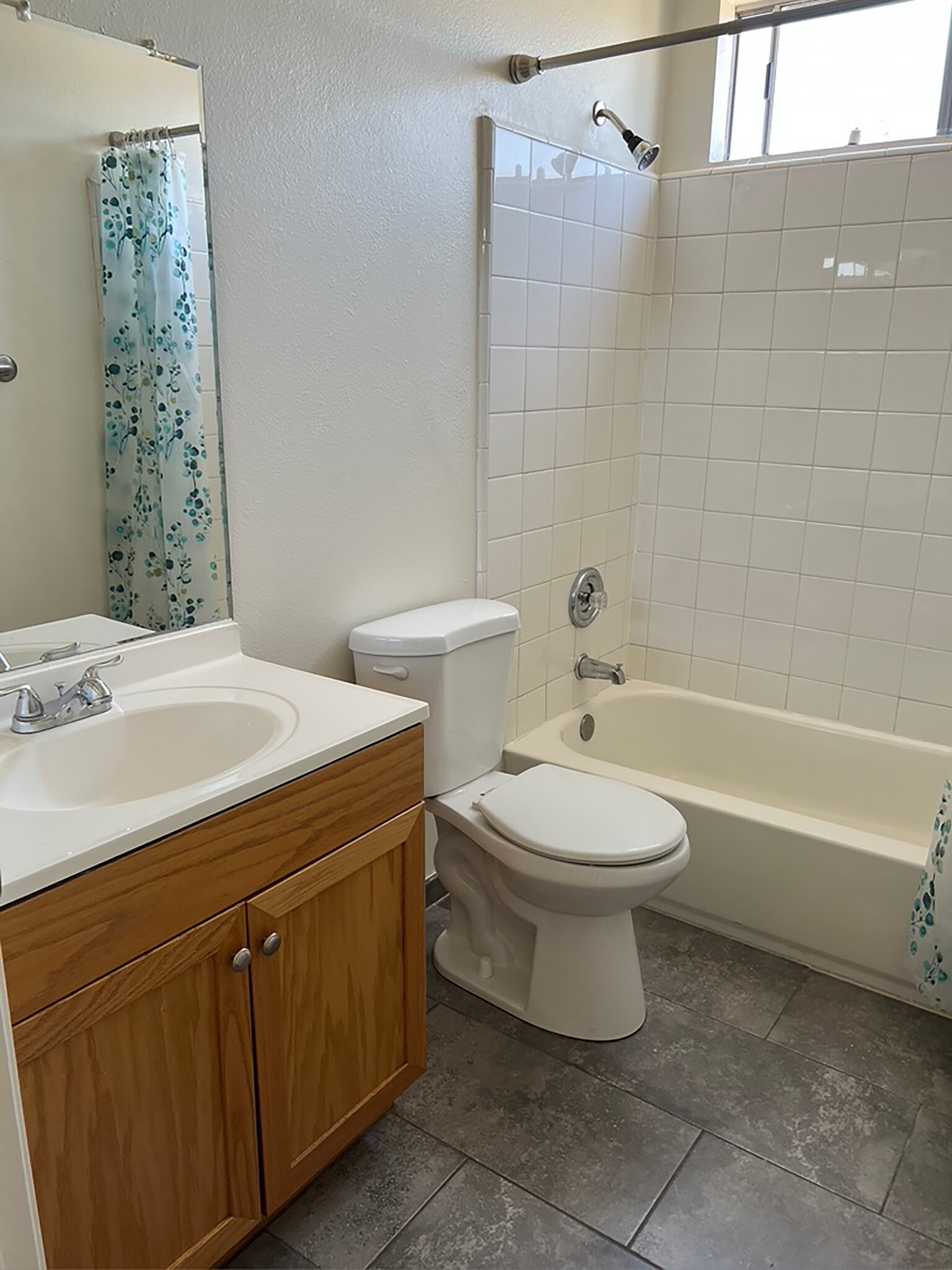 bathroom - 6640 Simpson Ave