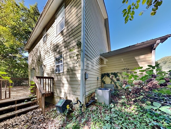 Building Photo - 424 Spring Falls Dr