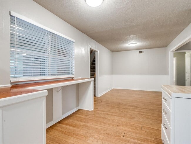 Building Photo - 1617 Avondale Dr
