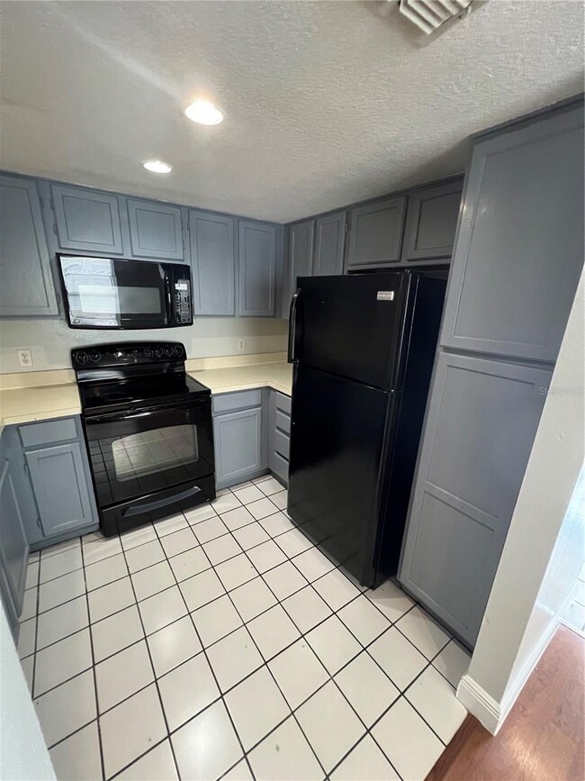 Building Photo - 2421 Summerfield Way