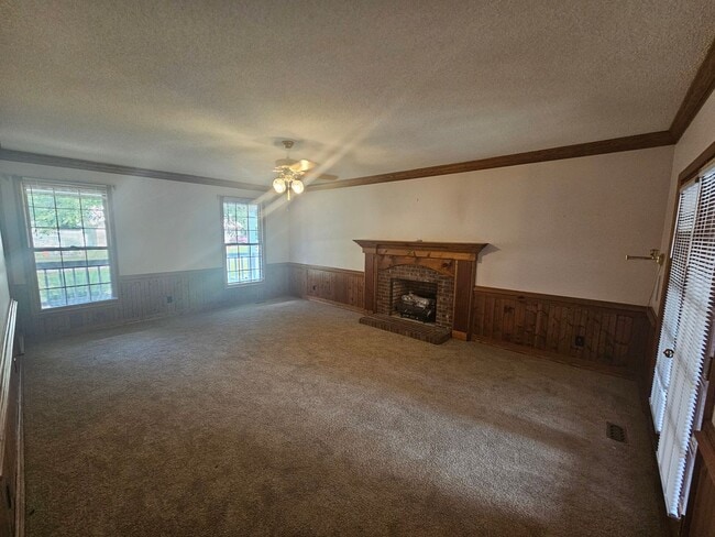Building Photo - NEW LISTING!!!! Dont Miss Out