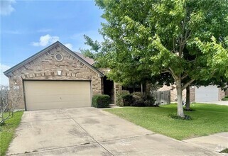 Building Photo - 2019 Woodway Dr