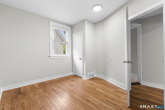 Building Photo - 693 Dixwell Ave