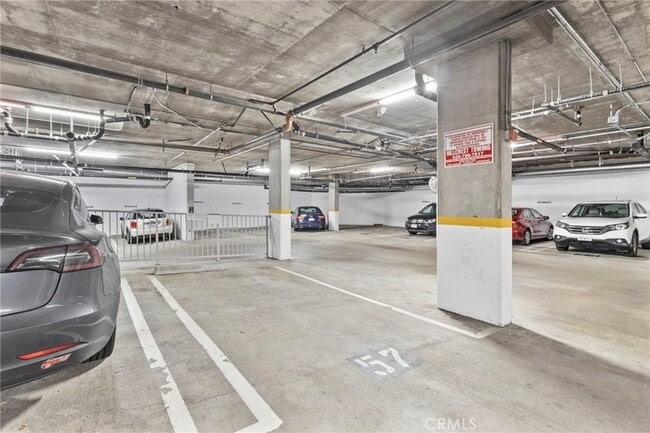 Building Photo - 159 W Green St