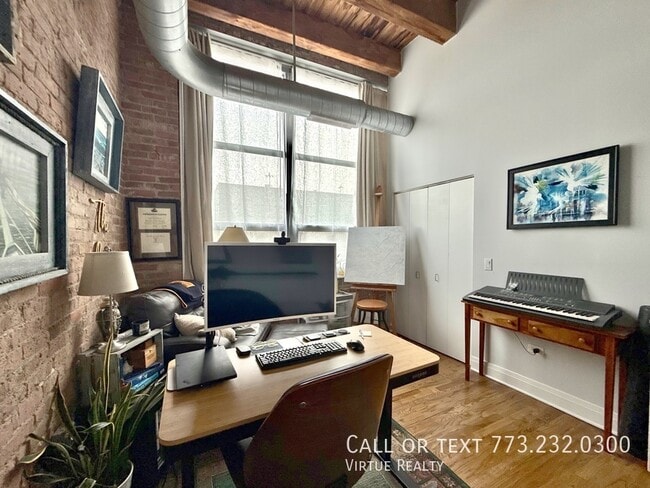 Building Photo - 770 W Gladys Ave