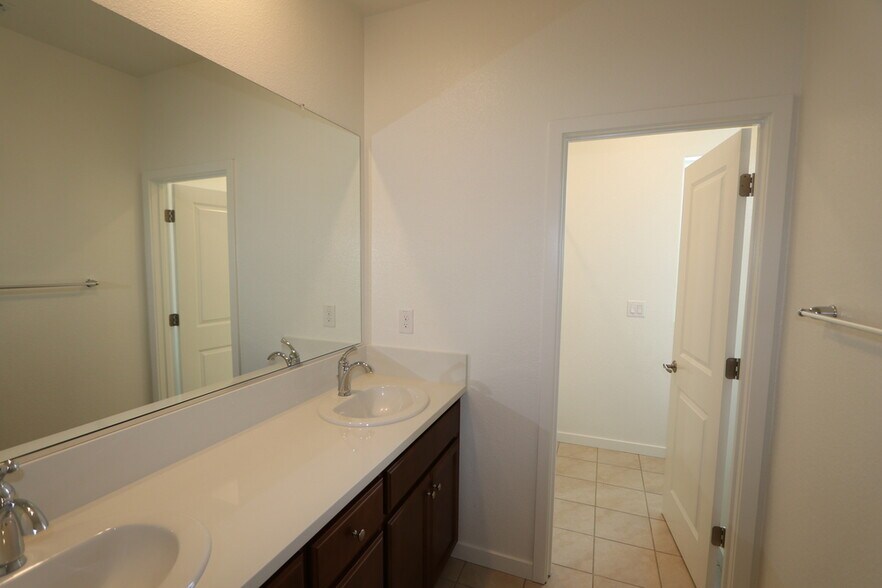 Building Photo - 3707 Red Fir Ln
