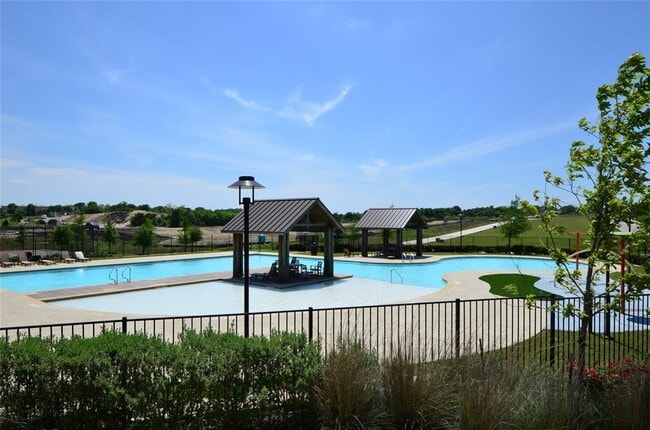 Building Photo - 10305 Fulton Ave