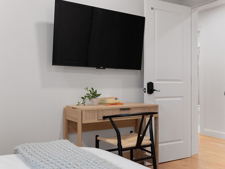 Building Photo - 1 Central Sq