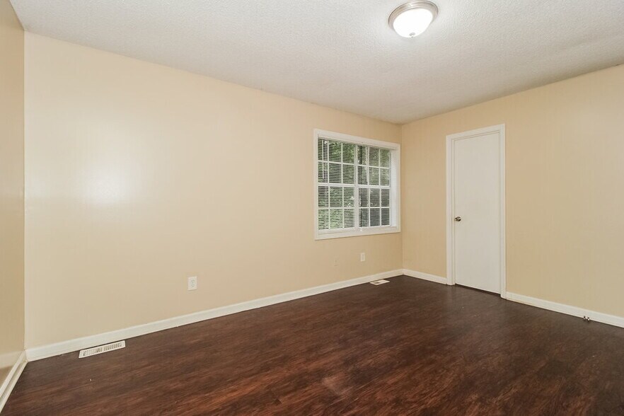 Building Photo - 3230 Westview Terrace