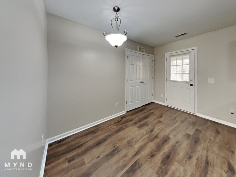 Building Photo - 466 Barewood Dr