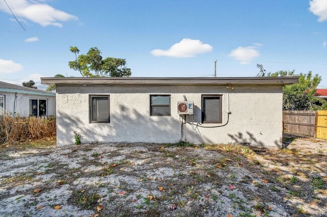 Building Photo - Affordable Move-In Special: First month and Security Deposit Only to move-in!