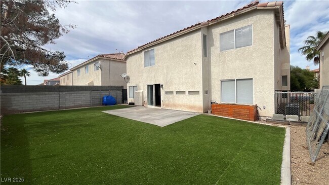 Building Photo - 537 Fiddlehead Ave