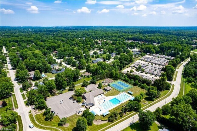 Building Photo - Gorgeous home for rent in very desirable M...