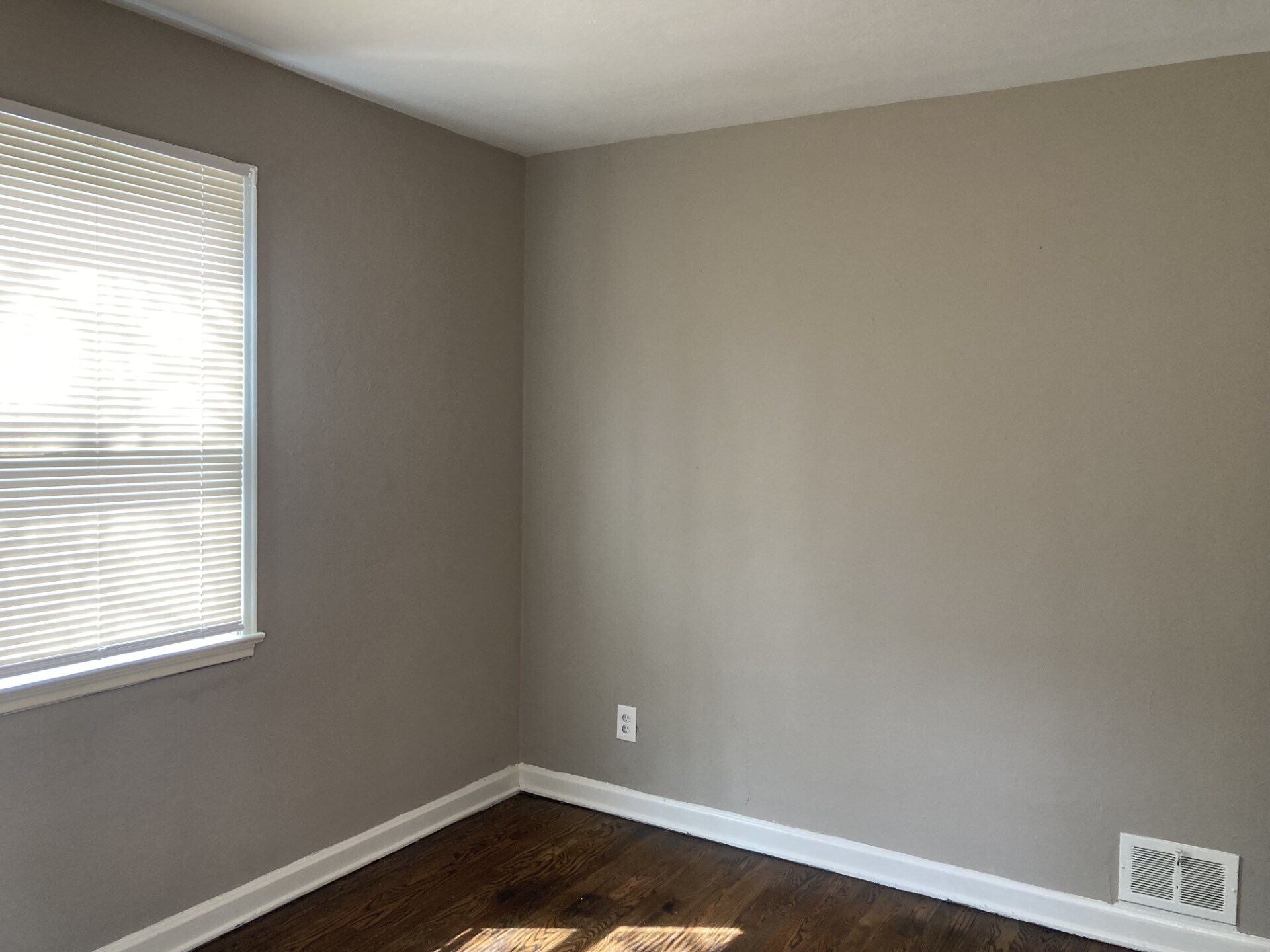 Building Photo - 5614 Gatesworth Ave