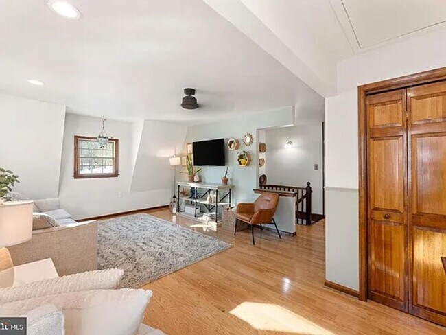 Building Photo - Charming 3-Bed/2-Bath Home in Upper Makefield Township. Available NOW!