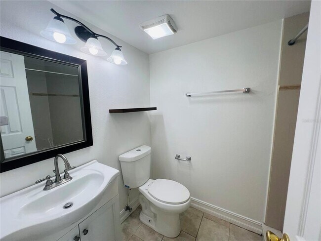 Building Photo - 3941 Atrium Dr