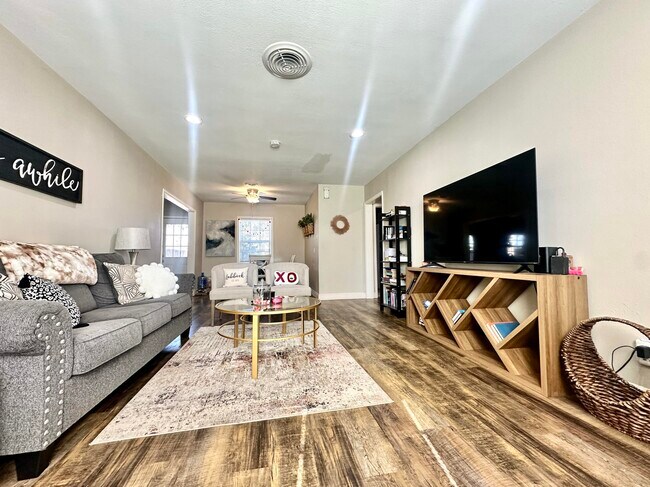 Building Photo - 2512 31st St