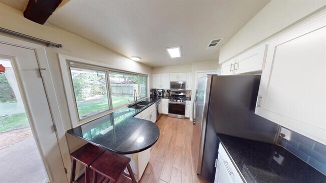 Building Photo - 9215 Hunters Trace E
