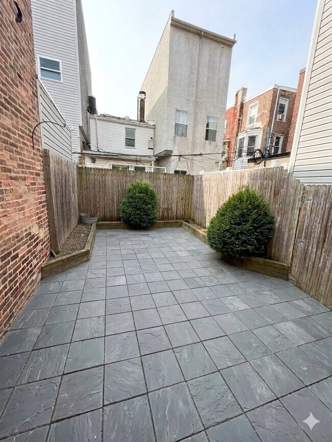 Building Photo - 538 Gerritt St