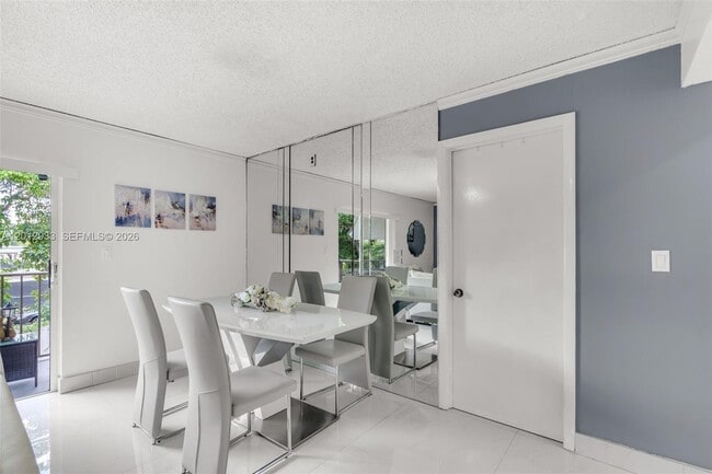 Building Photo - 7051 SW 129th Ave