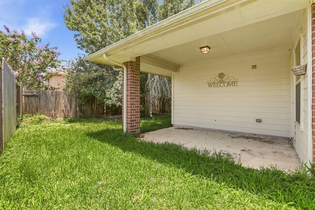 Building Photo - 9618 Red Rugosa Dr