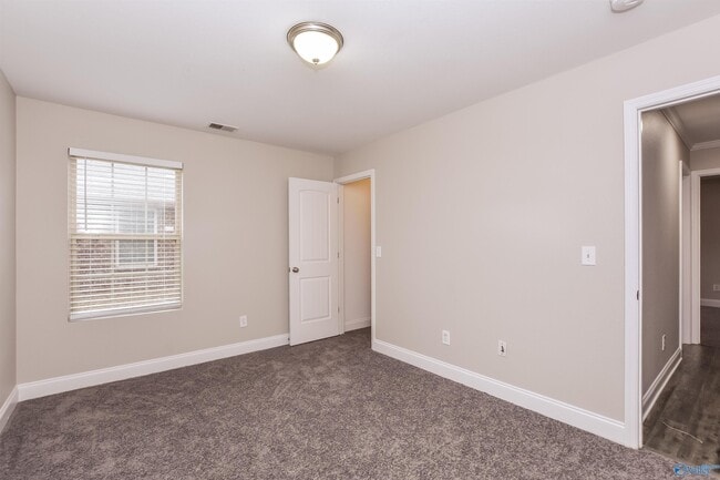 Building Photo - 139 Bermuda Lakes Dr