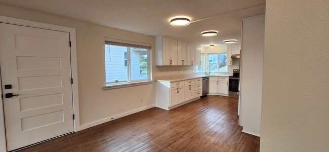 Building Photo - 3213150