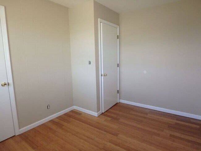 Building Photo - Nice 3 Bedroom Country House!