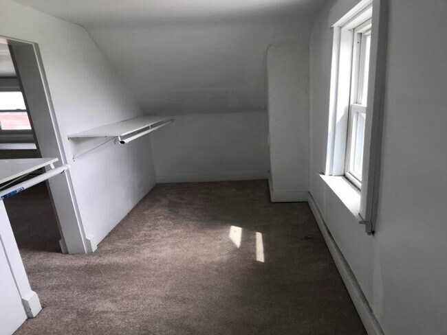 Building Photo - Available June 2026 - Gorgeous Mt. Washington Home w/ Lots of Charm!